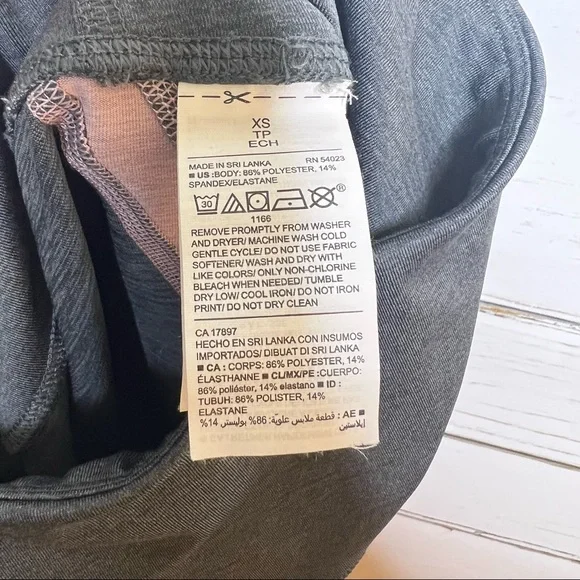Old Navy Active Leggings Gray Pink Colorblock 7/8 High Waisted XS - Picture 4 of 5